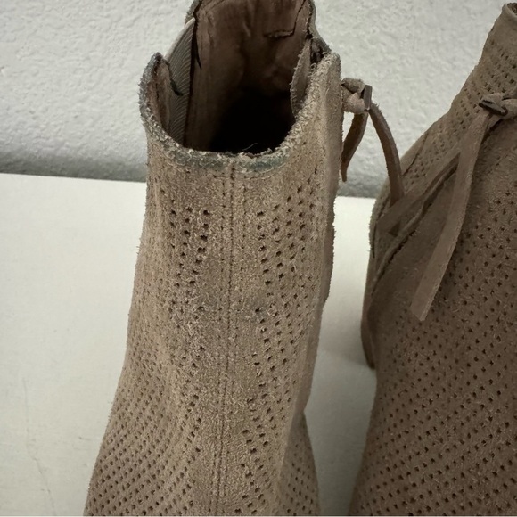 Toms Majorca Taupe Suede Perforated Peep Toe Booties Size 8.5 - Picture 4 of 12